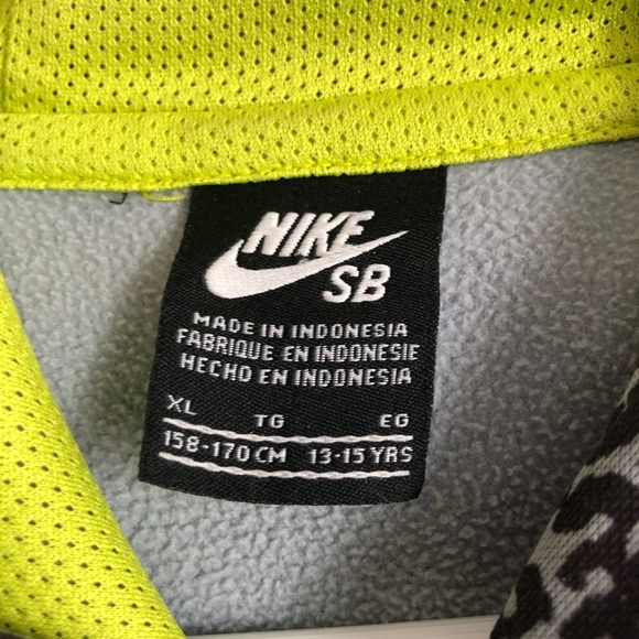 NIKE SB Leopard Print Hoodie ; Lime green accents - Picture 3 of 5